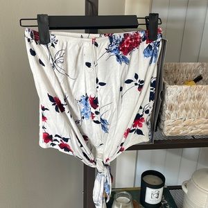 White blue and red crop top with tie